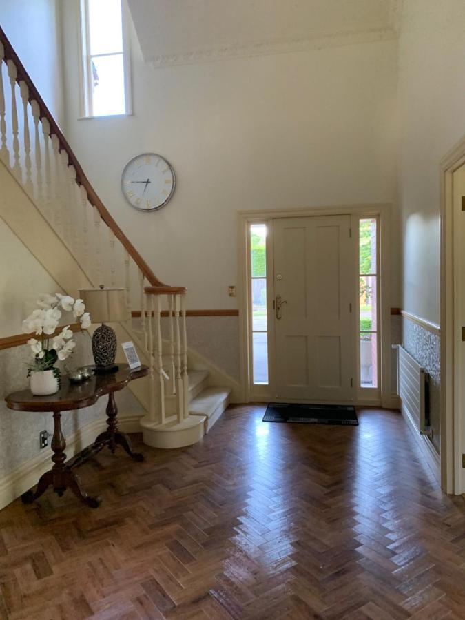 Pin Oaks Luxury Bed & Breakfast Palmerston North Exterior foto